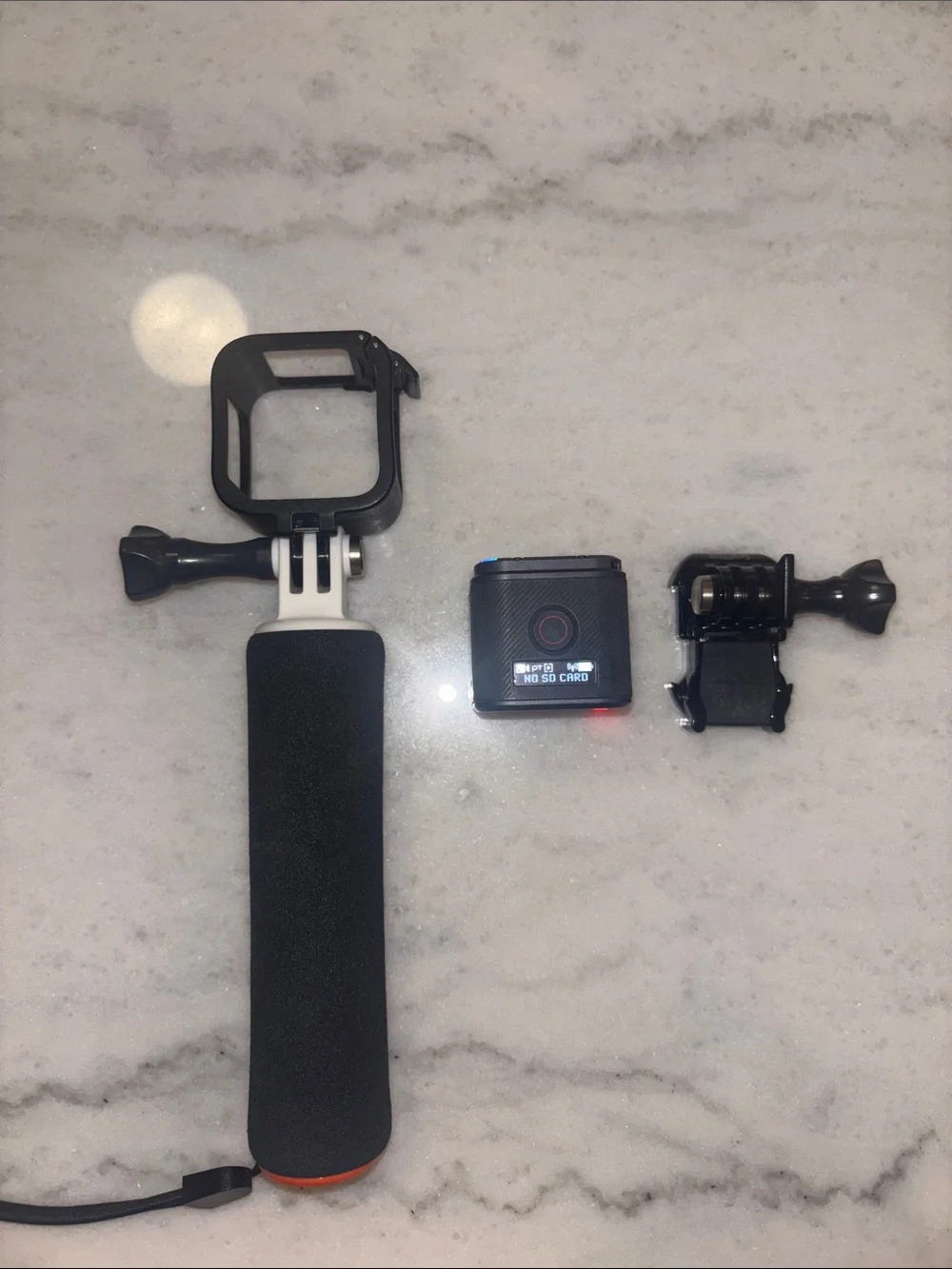 GoPro Hero Session 5 Accessory Mount & Floating Hand Grip